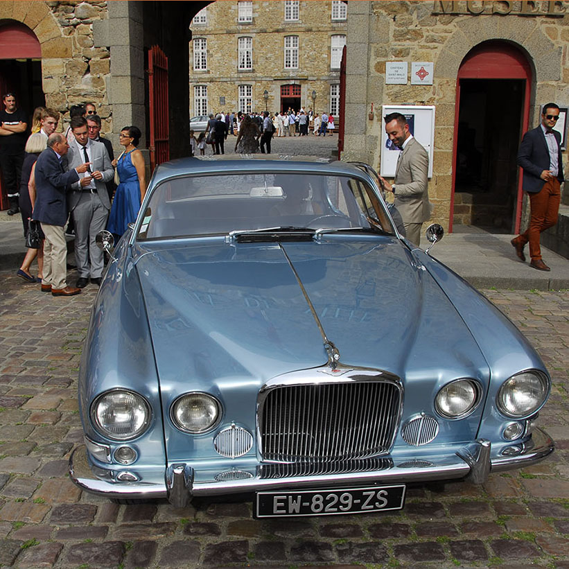SilverBlue - Jaguar MK10 - Location de voiture de collection à Dinard (Ille et Vilaine)